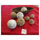 VASE W/ DECOR BALLS