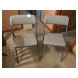 2 FOLDING CHAIRS