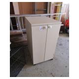 2 DOOR SHOP CABINET ON WHEELS 221/2' X18' X32'