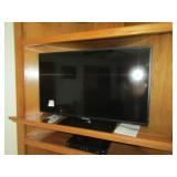 SANSUI 38' TV W/ REMOTE