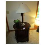 24' ROUND TABLE ; LAMP ; DECOR