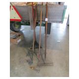 4 LONG HANDLE GARDEN TOOLS