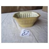 YELLOWWARE BARLEY PATTERN PUDDING MOLD