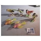 4 BIRD FIGURINES W/ FEATHERS ; 2 WALL BIRDS