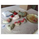 QUILTED HEARTS ; GOLD TRIM PLATE