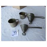 2- VINTAGE CONE DIP ICE CREAM SCOOPS ; 2 CUPS