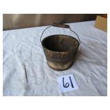WOW! 31/2' X 5' WOOD BERRY BUCKET W/ WIRE BALE