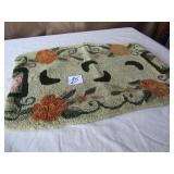 VINTAGE HOOKED RUG