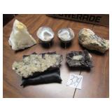 6- DECOR ROCKS