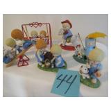7 PIECES BLUE DENIM FIGURINES