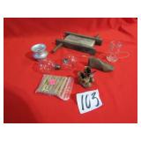 STRING WINDER ; MINIATURES; VINTAGE LIGHT BULB