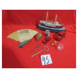 WOOD TOP ; TOYS ; BUTTON PULLER