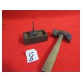 CAST IRON B & M BUTTON HOLE ANVIL ; SHOE COBBLER
