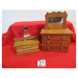 2 PIECES DOLL FURNITURE