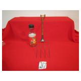 WOW 151/2' 4 PRONG CHILD'S PITCH FORK