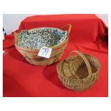 1999 LONGABERGER BASKET W/ CLOTH & PLASTIC