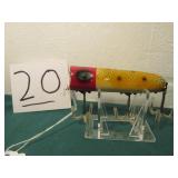 HEDDON LUCKY 13 4" WOODEN LURE W/ RAISED EYES