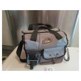 FLW CARRY CASE W/ 4 PLASTIC LURE CASES