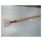 FROG GIG    PICK UP ONLY