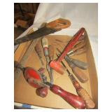 FLAT OF VINTAGE SCREW DRIVERS, DRILL, MORE