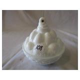 WESTMORELAND MILK GLASS HEN ON NEST
