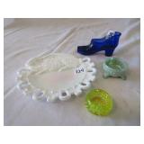 ANTIQUE BUNNY PLATE, SALT DIPS, SHOE HAS CHIP