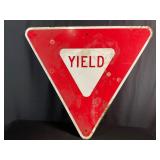 Yield Metal Street Sign