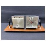 Westinghouse Clock Radio Desk Set