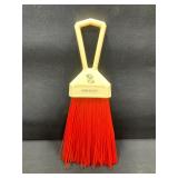 Honeggers The H Feed Whisk Broom