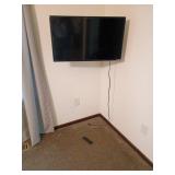 32-Inch Vizio D32F-F1 LED TV With Mount