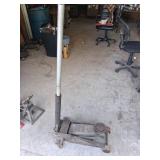 Heavy-Duty Hydraulic Floor Jack