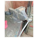 No. 204 Bench Vise with Metal Cabinet