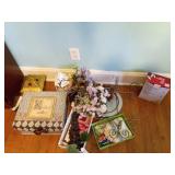 Decorative Items Lot