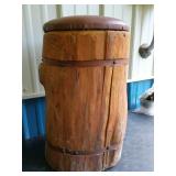 Rotating Wooden Bench with Leather Top