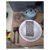 Kitchenware Lot
