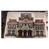 Dept 56 Victoria Station Figurine