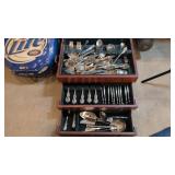 Oneida Stainless Steel Flatware Set