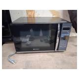 Black Emerson Microwave Oven
