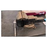 Larin Swivel Base Bench Vise