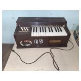 Magnus Electric Chord Organ