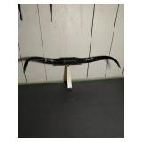 33in Mounted Horns with Stand