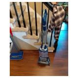 Shark Navigator Lift-Away Deluxe Vacuum