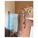 Crocheted Throw Blanket With Wooden Quilt HL