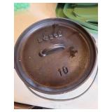 Lodge Cast Iron No. 10 Dutch Oven