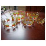 5 Glass Mixing Bowls with Apple Motif