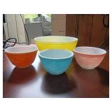 Pyrex Colored Mixing Bowl Set, Assorted