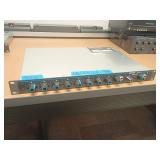 Shure SCM810 Automatic Microphone Mixer