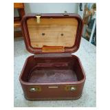 Brown Vintage-Style Hard Shell Suitcase