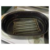 Large Oval Enamel Roaster with Lid and Rack 18x9x1