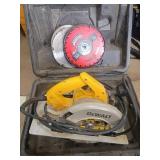 DeWalt DW364 Circular Saw With Case & Blades